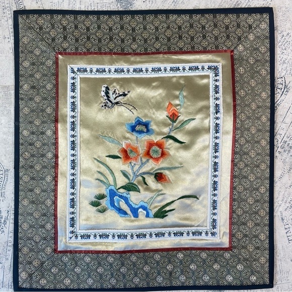 Vintage Chinese silk embroidered pieces or silk napkins (5 pieces) - Picture 7 of 16